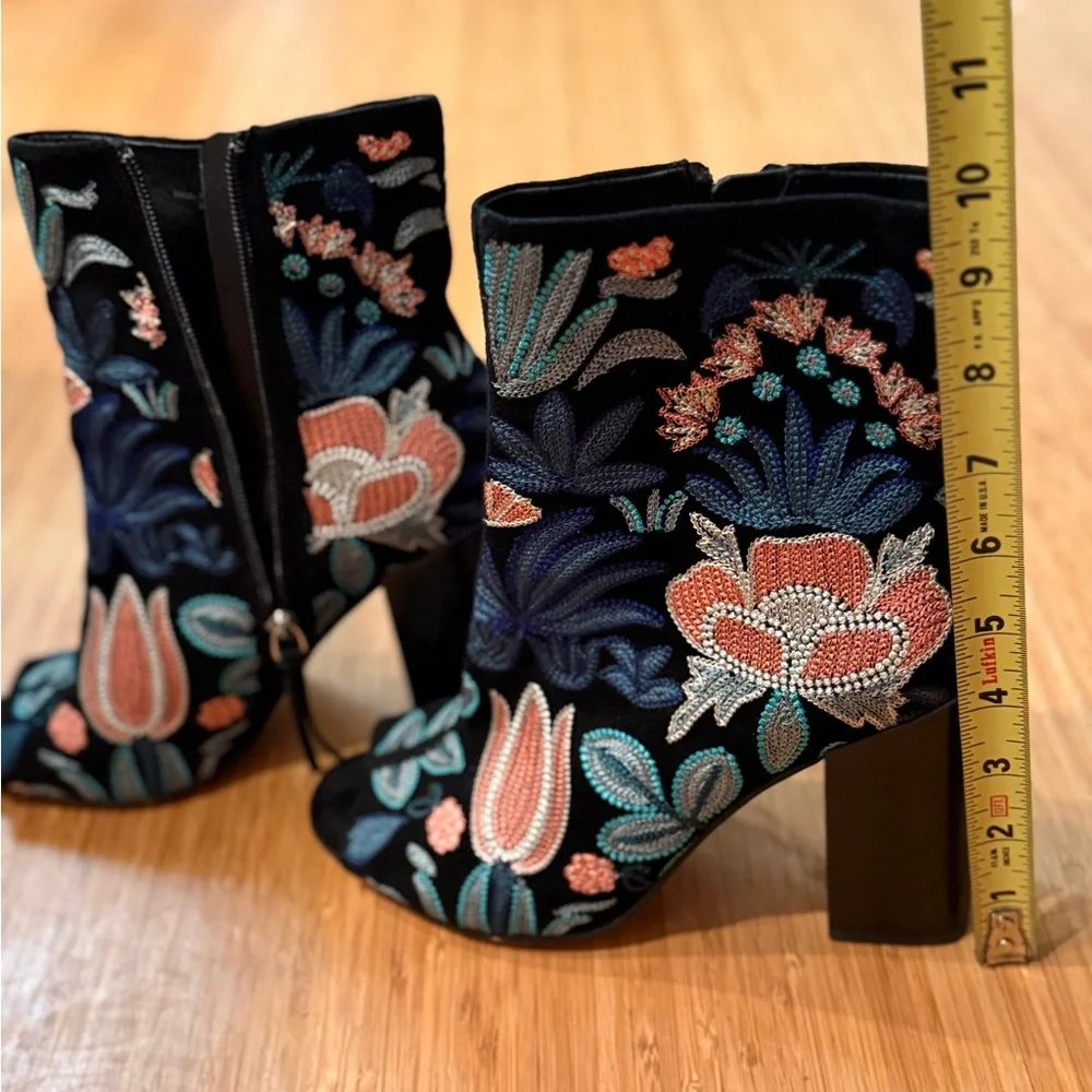 Rebecca Minkoff Floral Embroidered Ankle Boots Size 10 - Picture 8 of 12